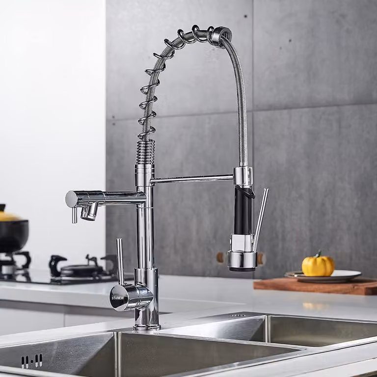 Rubinetto da cucina, con 2 tipi di getto, girevole a 360°, in ottone cromato