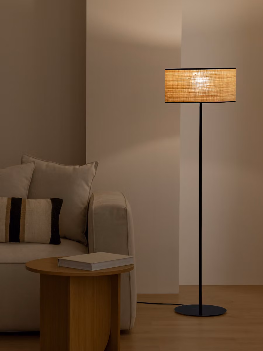 Lombok lampada da terra in rafia e metallo nera e beige Kenay Home H: 151 cm, L: 40 cm, P: 40 cm – 2