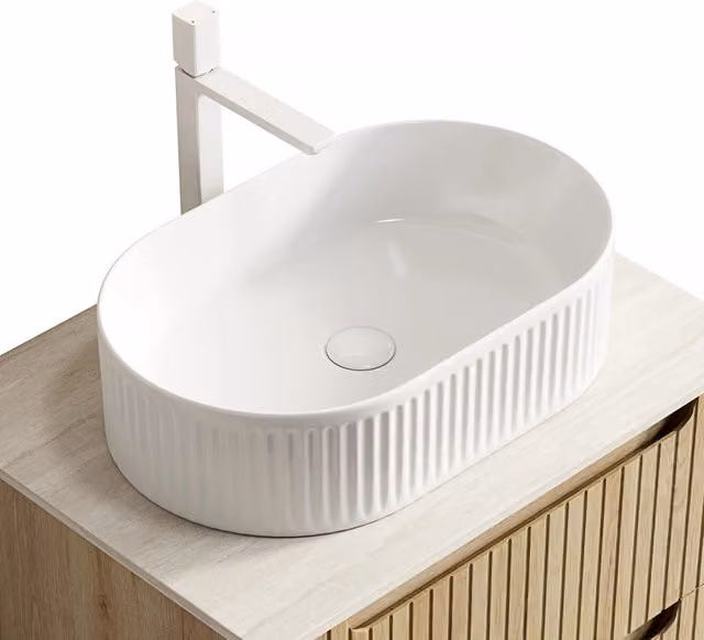 Lavabo da bagno ovale in ceramica a righe, 49 cm, bianco. Solo vasca, senza rubinetto, scarico o mobile.