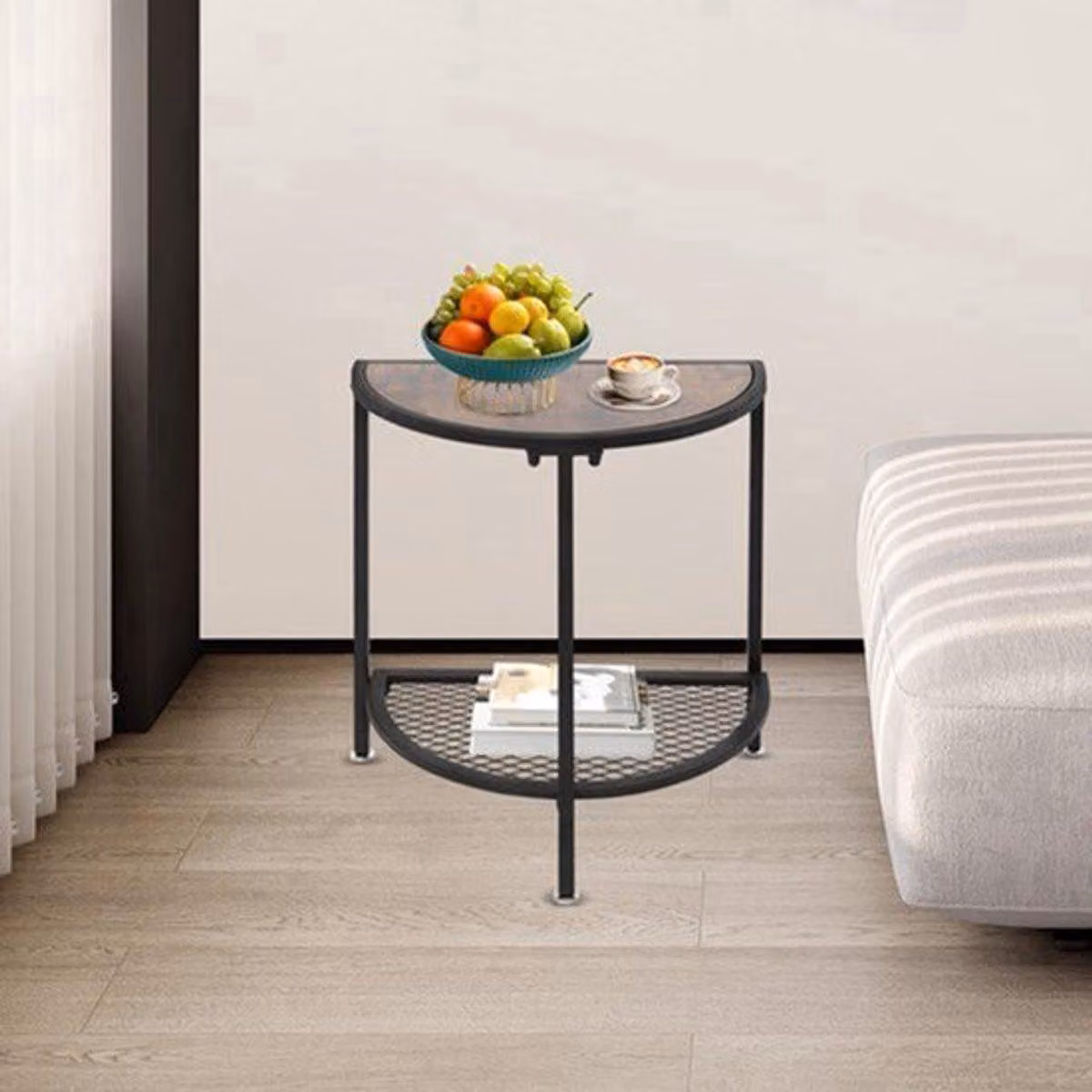 Tavolino da salotto a due piani, con piano in metallo e design salvaspazio
