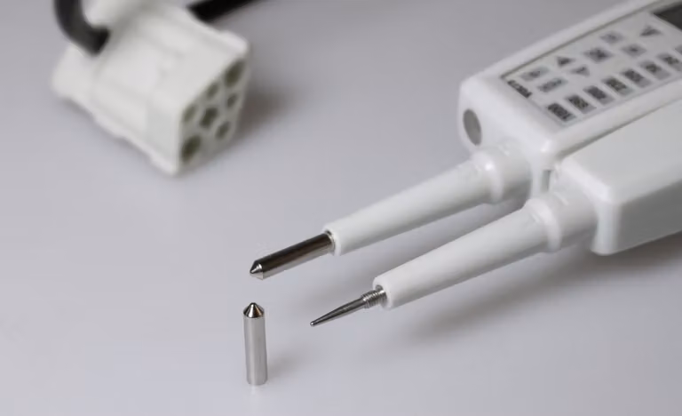 PeakTech P 1096 Tester di tensione CA/CC con test RCD e doppio display