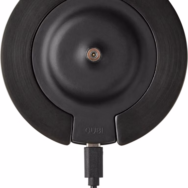 GUBI Gubi Seine lampada da tavolo ricaricabile, IP44, ottone antico, vetro Seine, dimmerabile, Bianco / Opale, Soggiorno / Sala da pranzo, Vetro, Design