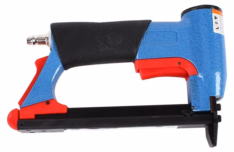 Cucitrice pneumatica, design leggero, compatibilità con diversi tipi di chiodi, blu