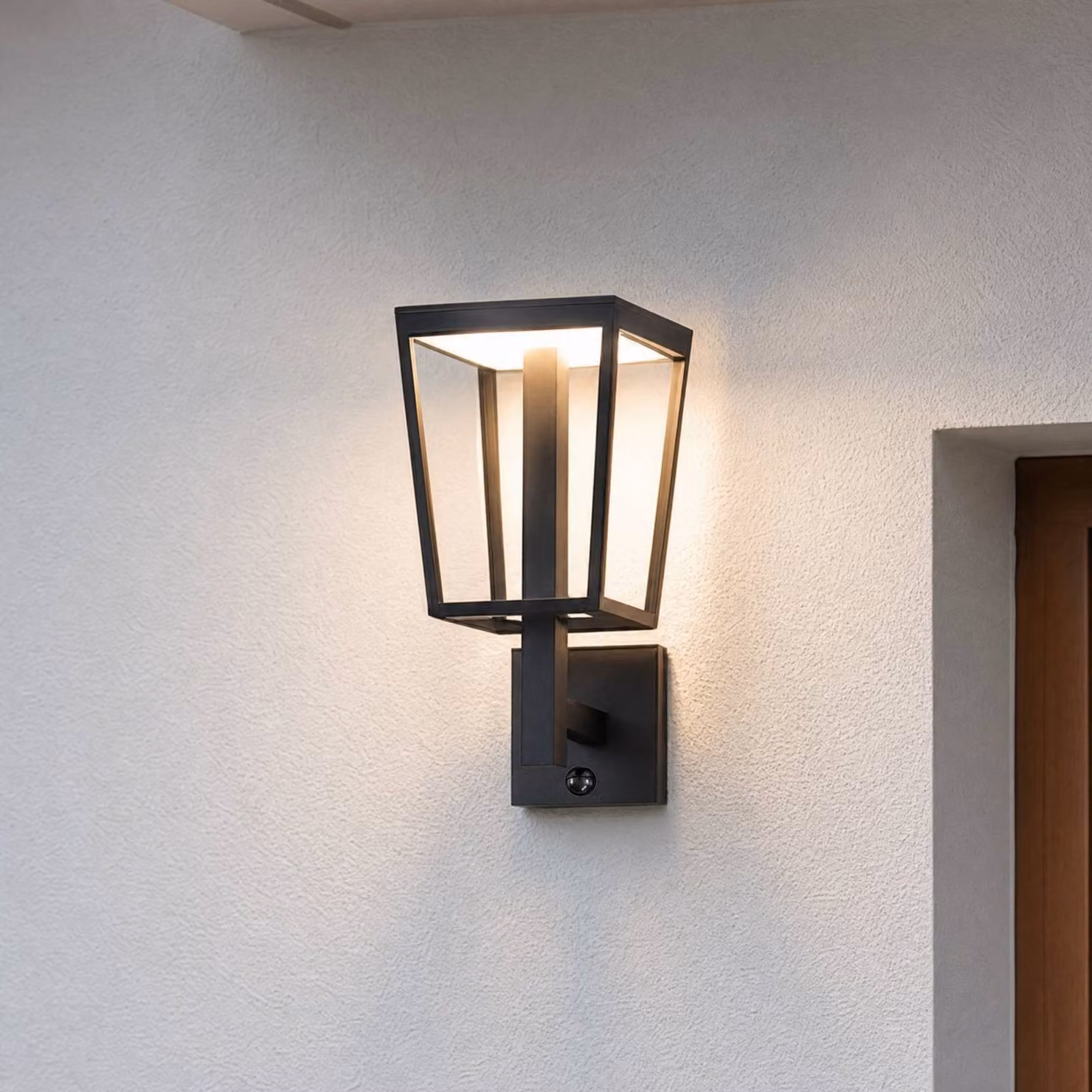 Applique da esterni LED Lucande Lynx, 35,5 cm, nera, con sensore Lynx, Nero, Metallo, Moderno, Applique da esterni