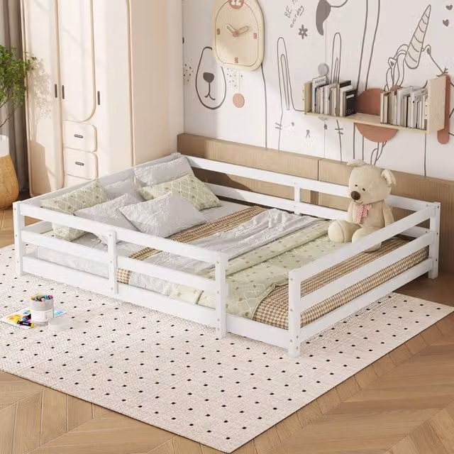 Letto Montessori a pavimento WISHDOR in legno di pino massiccio bianco con sponde su 4 lati L/P/H: 140 x 200 x 40 cm