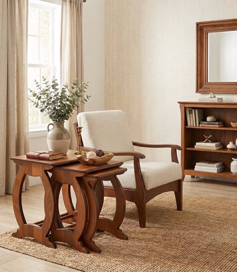 Tavolino moderno in legno marrone, comodo per il soggiorno, pratico e confortevole