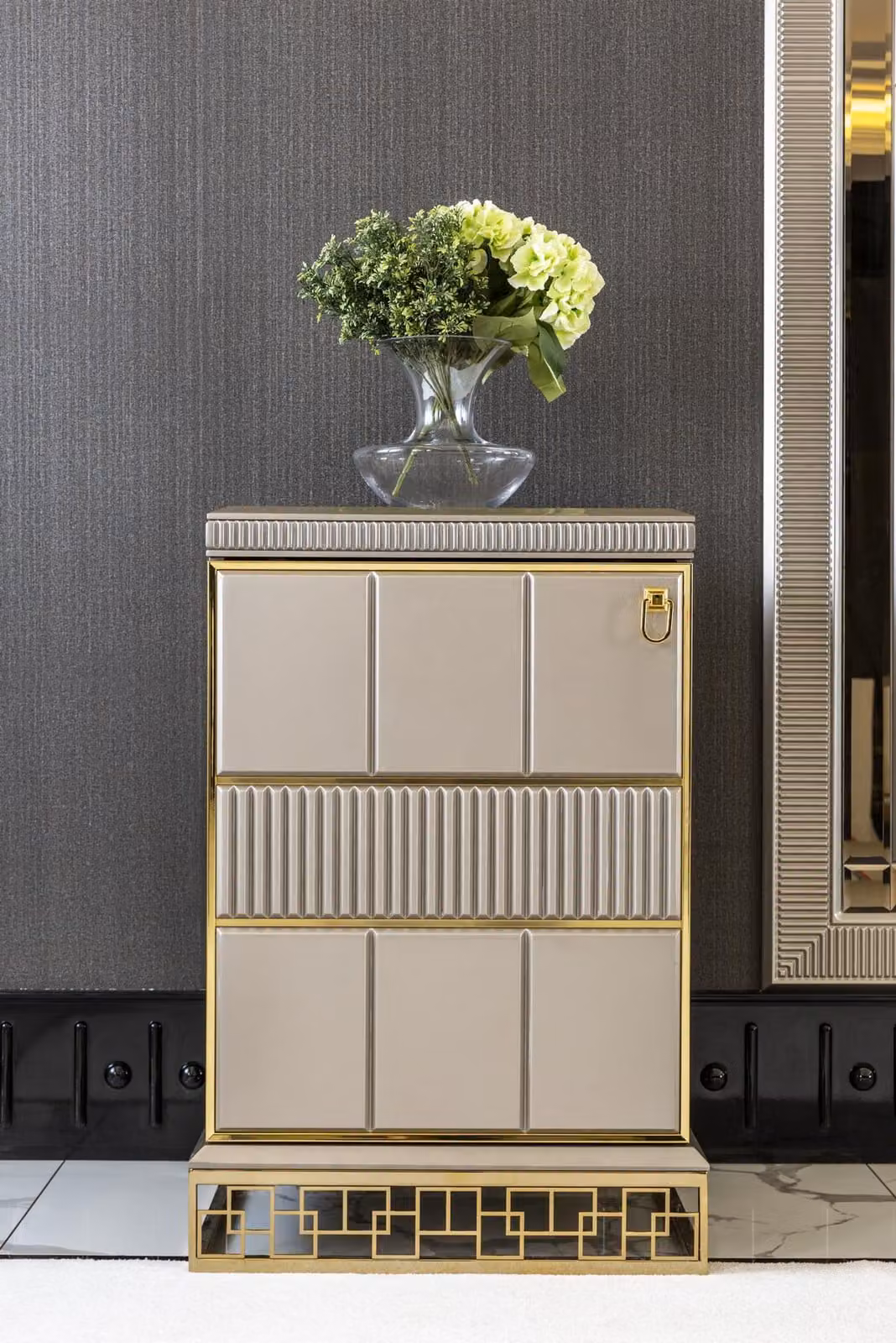 Kommode Beige Luxus Schrank Elegantes Kommoden Stil Modern Möbel Schön