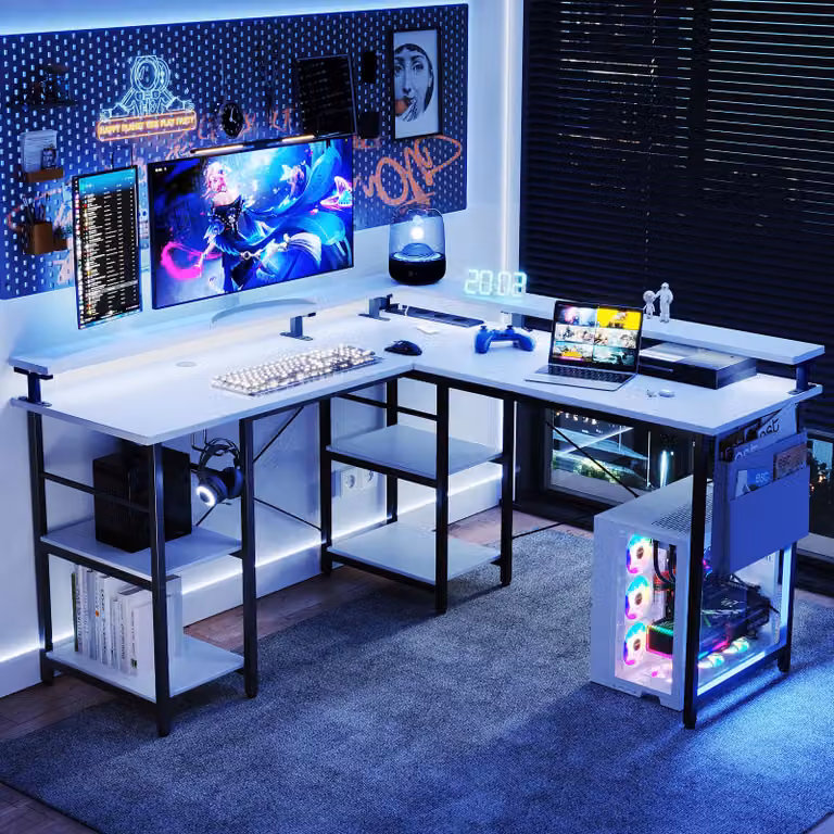 Scrivania angolare da gioco AIORBER 140x140 cm con illuminazione LED RGB, reversibile, supporto per monitor e presa di corrente, scrivania a L per l'ufficio di casa, bianco