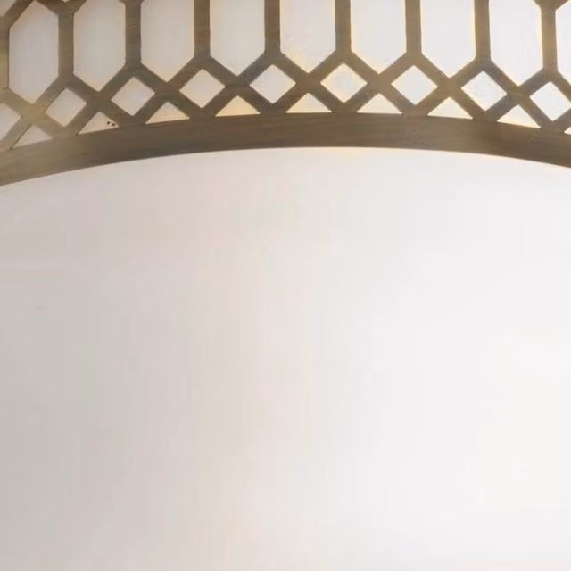 Plafoniera da soffitto Searchlight Edimburgo in ottone e vetro bianco con 2 luci E27