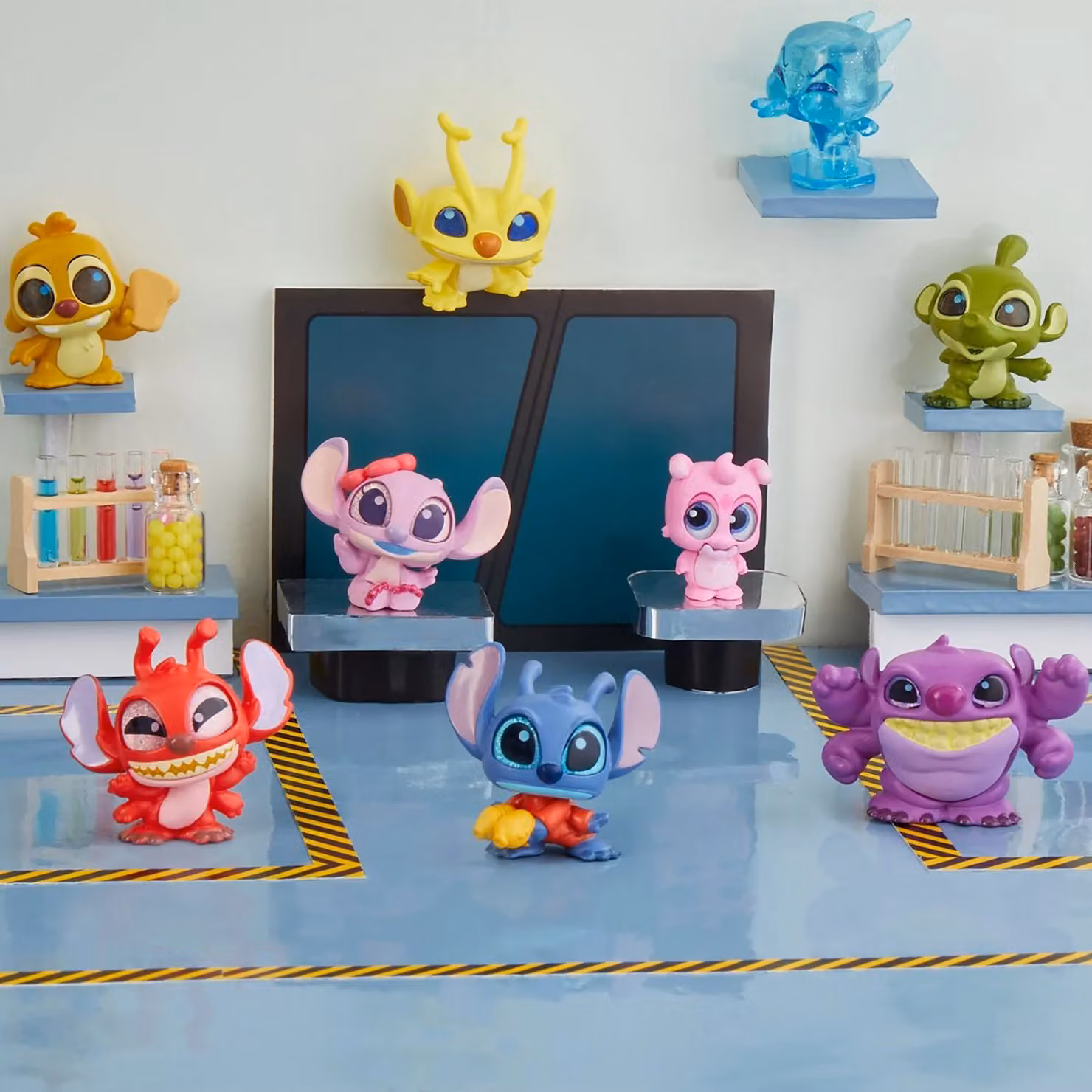 Just Play Disney Doorables Stitch Experiments Collection Peek Set di 9 Personaggi Collezionabili Multicolore – 2