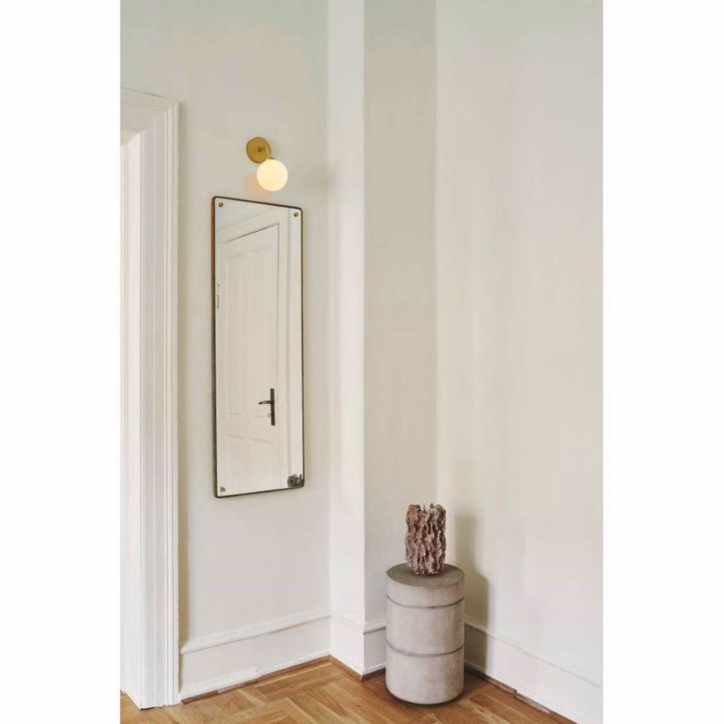 Nuura Applique da parete di design Apiales, dimmerabile, Ottone / Oro, Soggiorno / Sala da pranzo, Vetro, Scandinavo, Applique