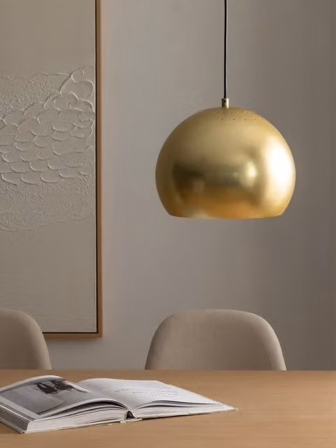 Lampada a soffitto a forma di sfera in metallo dorata Kenay Home
