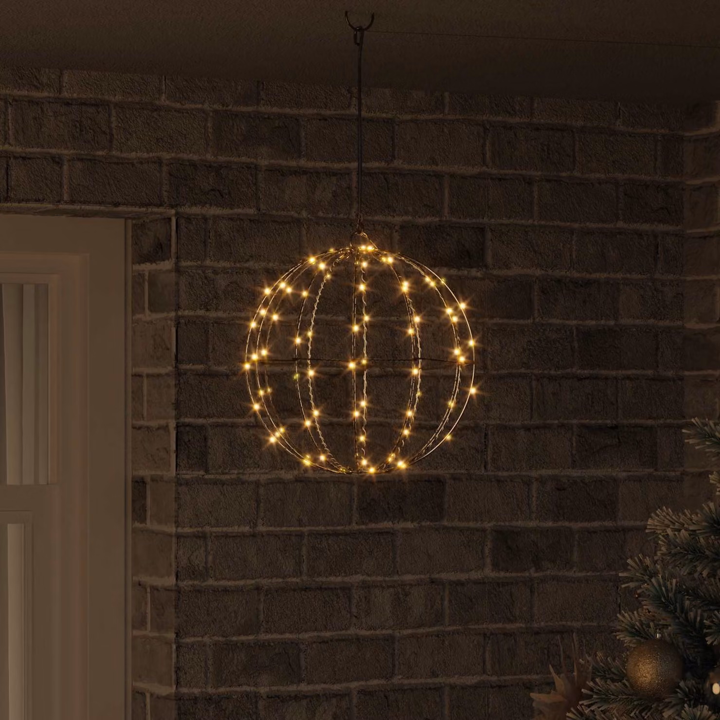 Decorazione natalizia a sfera vidaXL in metallo bianco e oro con 96 LED a luce bianca calda e telecomando, L/P/H: 30 x 30 x 32 cm