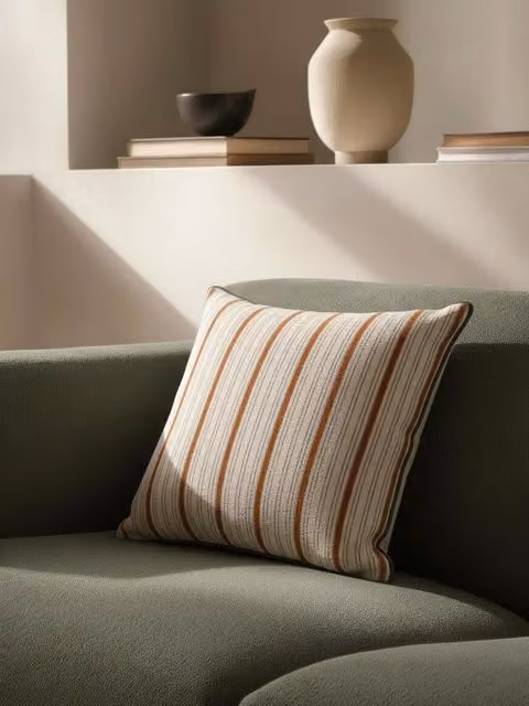 Cuscino quadrato Finn Kenay Home a righe in lino e cotone, marrone, bianco e nero, 45 x 45 cm