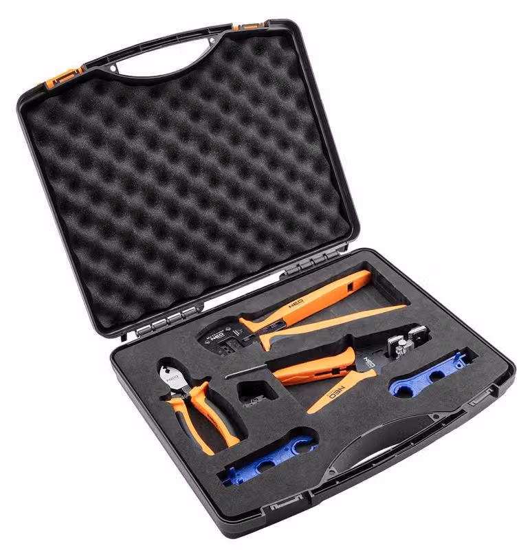 Kit di strumenti fotovoltaici per l'installazione e la manutenzione di pannelli solari
