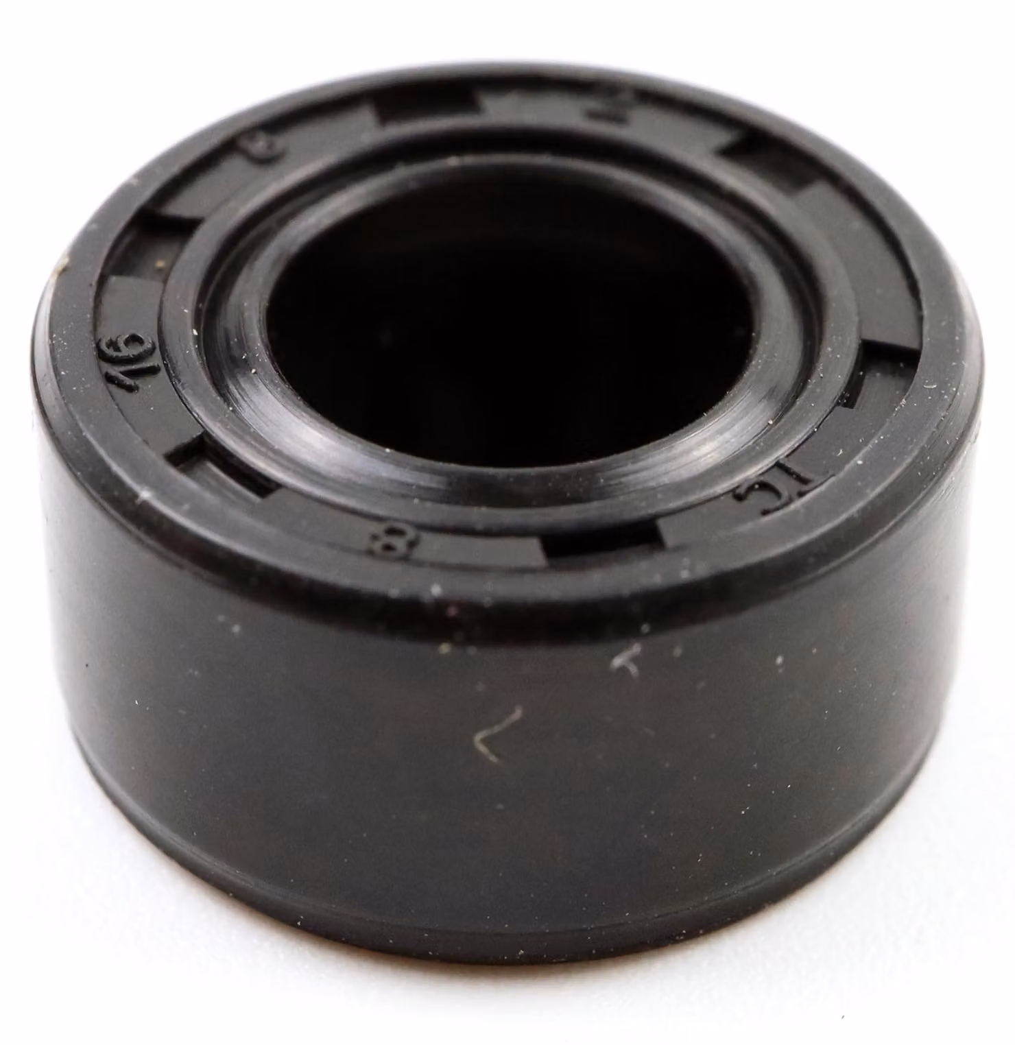 Guarnizione radiale per albero, 8x16x8 mm, in NBR70, conforme alla norma DIN 3760