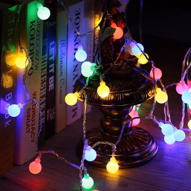 Catena luminosa da 10 metri, con 100 LED, multicolore, impermeabile, 8 modalità