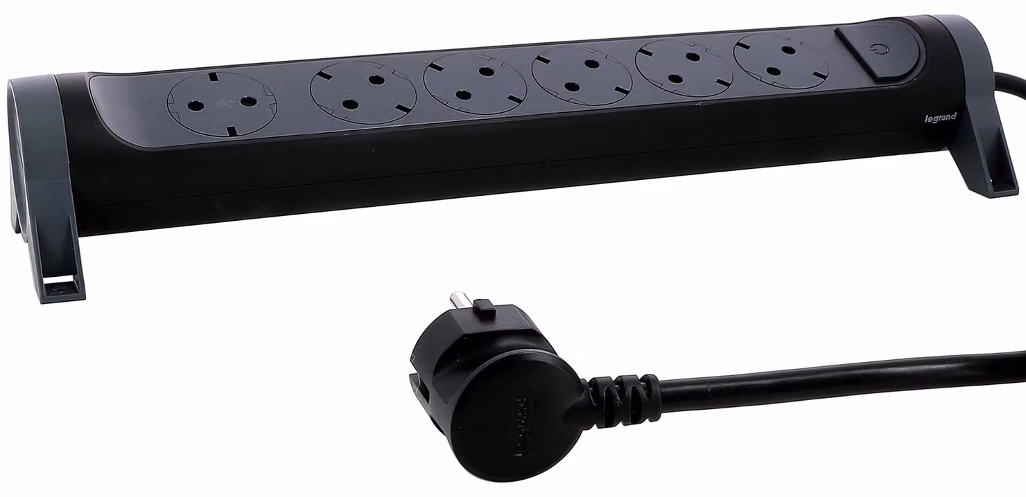 Ciabatta girevole Legrand 6x prese, cavo da 3 m nero 694540