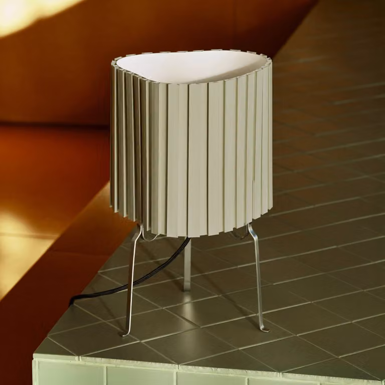 HAY Lampada da tavolo Canelé, Verde, Soggiorno / Sala da pranzo, Tessuto / Stoffa / Seta, Design, Lampada da tavolo
