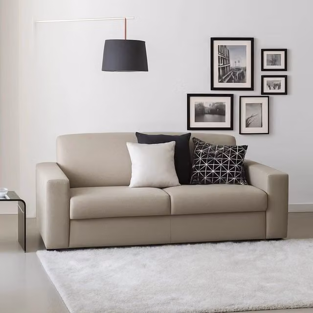 Divano a 3 posti Larimar TALAMO ITALIA in tessuto beige con braccioli slim, L: 200 cm, P: 95 cm, H: 90 cm – 1