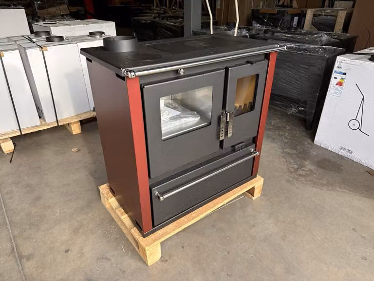 EEK A+ - Forno da cucina CS Plus in acciaio inossidabile, stufa a legna, camino, 7,7 kW - Pannelli laterali rossi - Versione sinistra