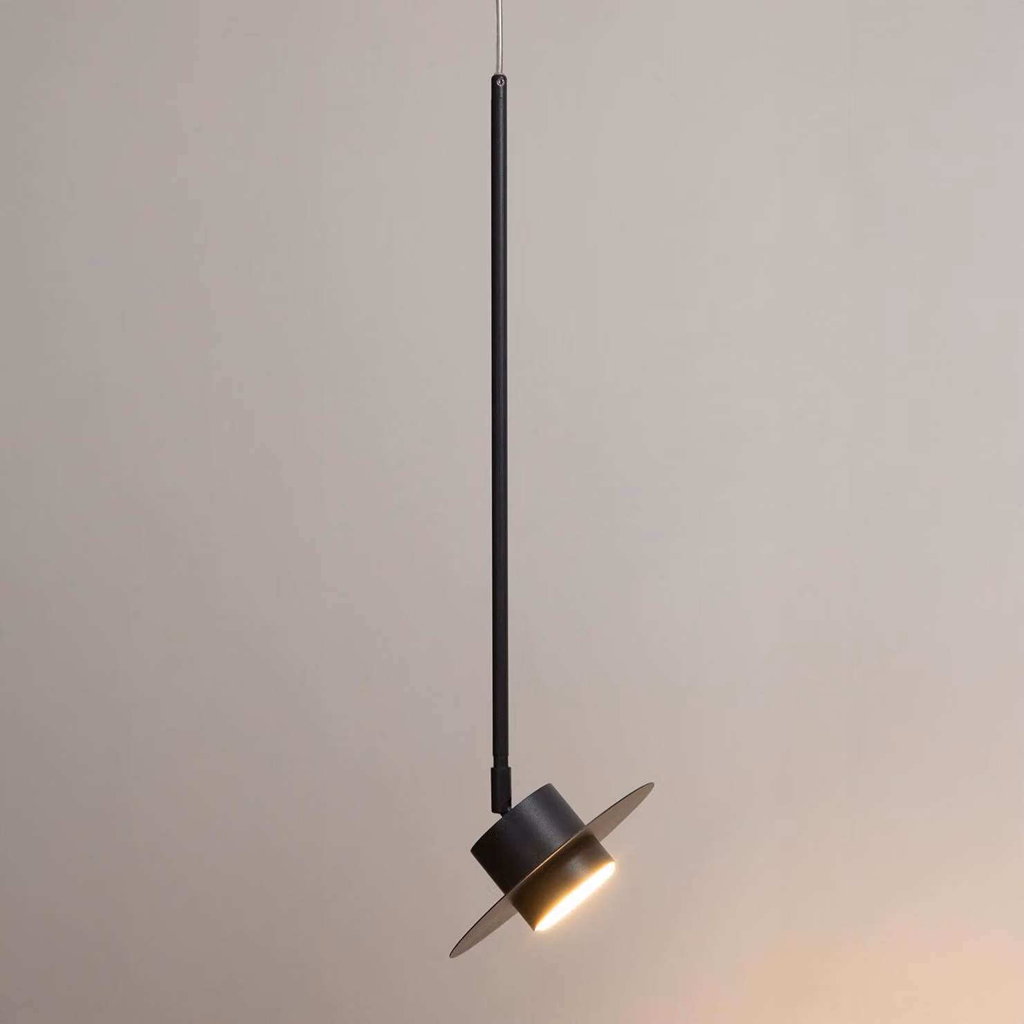 Lampada a sospensione CHARLIE nera 1xGX53x12W in metallo, dimensioni: 150x20x20 cm, IP20, Sigma Lighting