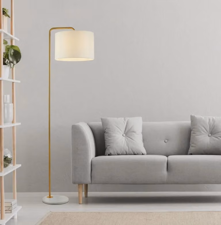 Piantana da terra Searchlight in marmo bianco, metallo oro e tessuto bianco con 1 luce E27