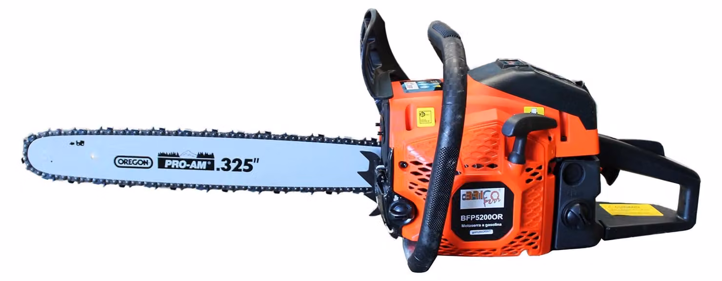 Motosega a benzina, cilindrata 52 cc, lama da 45 cm, motore da 2 kW, peso 6,5 kg