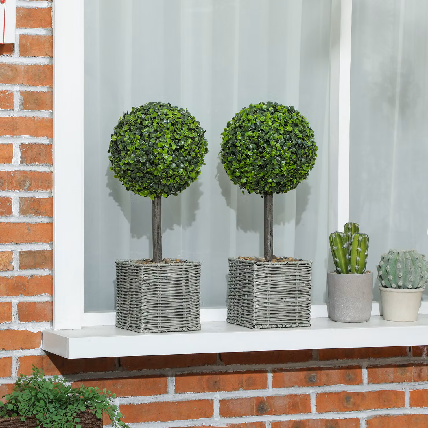 Set da 2 Piante Artificiali Decorative HOMCOM, Sfere di Bosso Verde con Vaso in Plastica Intrecciata e Ciottoli, Altezza: 50 cm – 2