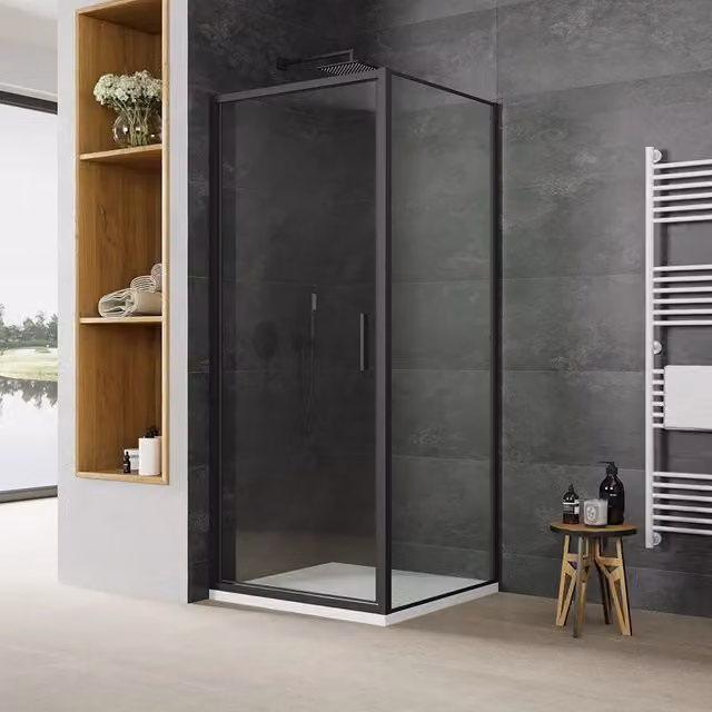 Box doccia Portofino Parama rettangolare con porta a battente e parete fissa, vetro trasparente 6mm e profili nero opaco, L: 80 cm, H: 190 cm