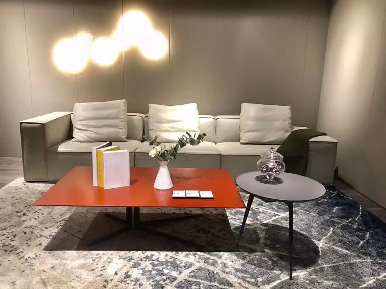 Moderne Viersitzer Couch Polster Design Sofa 4er Sitz Sofas Zimmer Möbel XXL