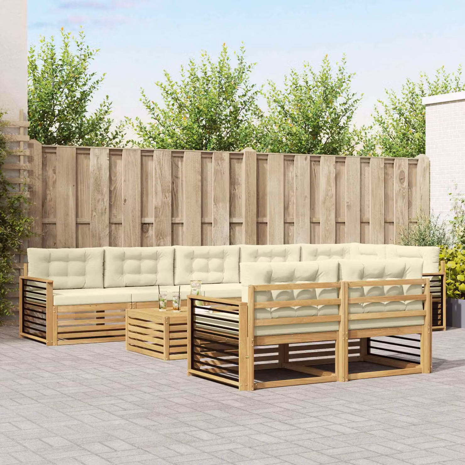 vidaXL Set di divani da esterno a L composto da 9 pezzi in legno di acacia con cuscini Bianco e Beige