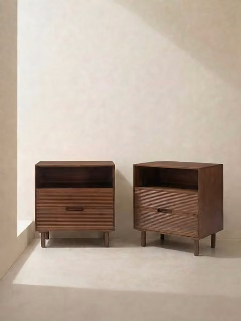 Set di 2 comodini Moena in legno di mango marrone con 2 cassetti Kenay Home stile mid-century
