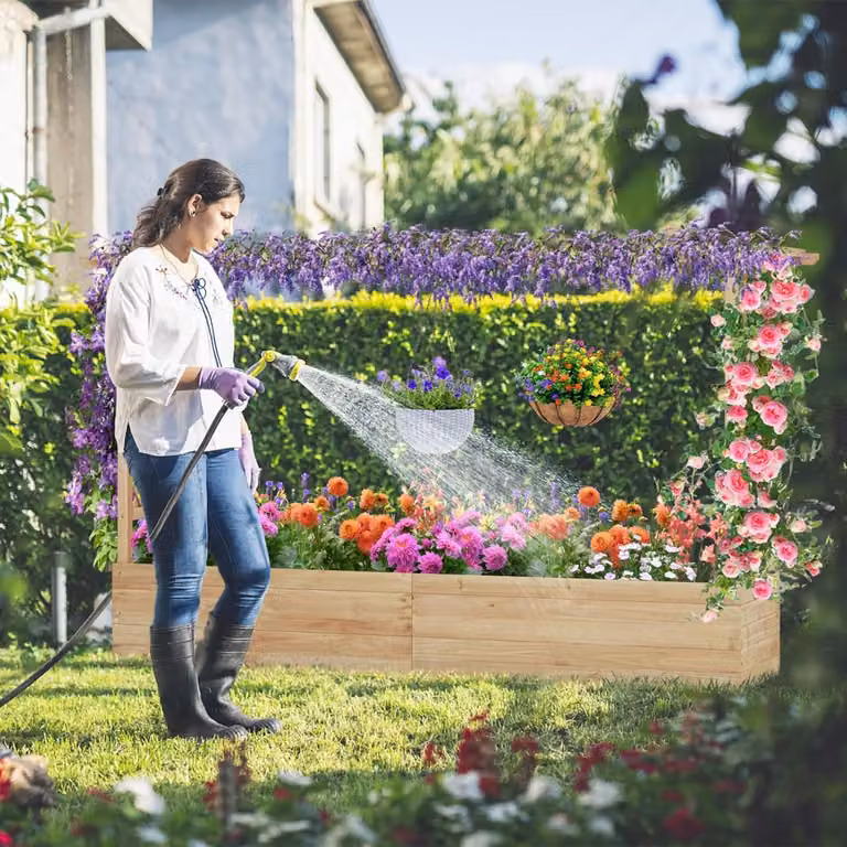 Costway Letto da giardino rialzato in legno di abete con traliccio laterale e tetto pensile, colore marrone naturale