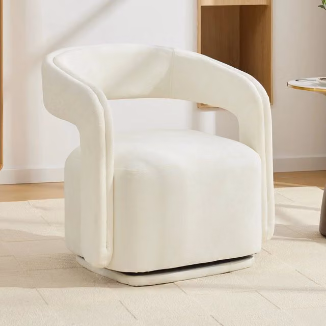 Poltrona girevole a 360° con struttura ergonomica e base in legno rivestita in chenille bianca per salotto e lettura