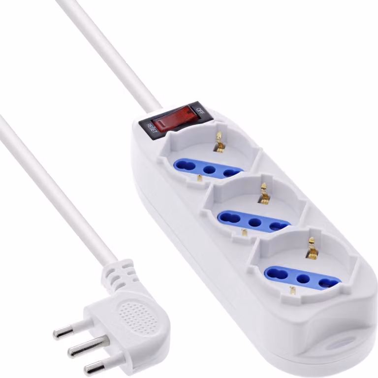 InLine® Striscia di prese ITALIA, a 3 vie, con interruttore, 1,5 m, bianco