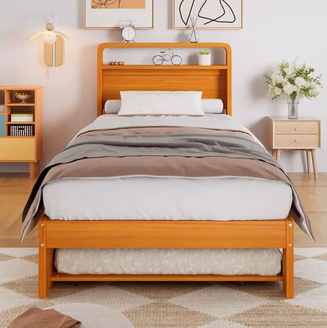 Letto 90x200 cm con letto estraibile 90x190 cm; testiera arrotondata in legno colore naturale