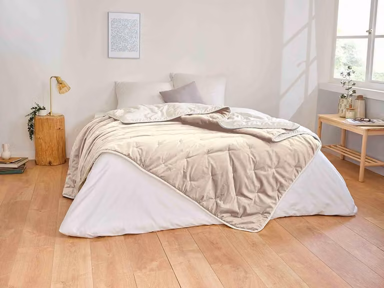 Coperta in tessuto a quadri, dimensioni 150x200 cm, color avorio, 100% poliestere, morbida