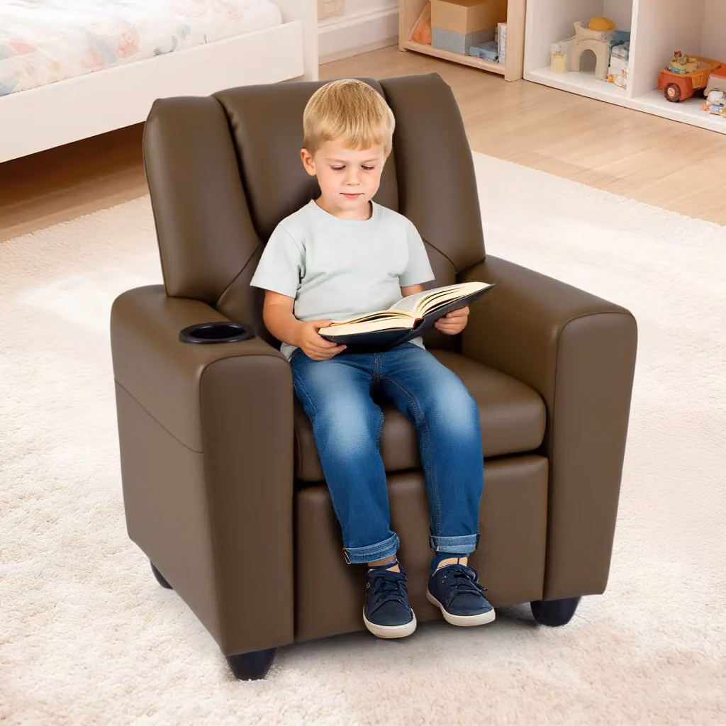 Poltrona reclinabile per bambini in pelle artificiale marrone con schienale regolabile, poggiapiedi e porta bicchiere, ideale per la cameretta dei ragazzi – 2