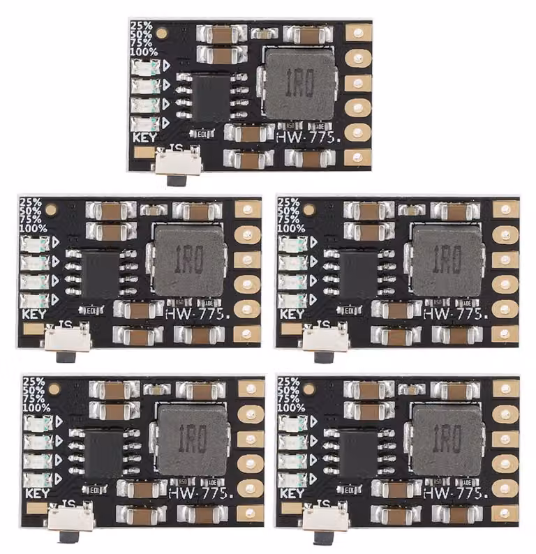 5 moduli batteria LiPo da 2A e 5V, alimentatore. Piccola scheda di ricarica con protezione e funzione boost