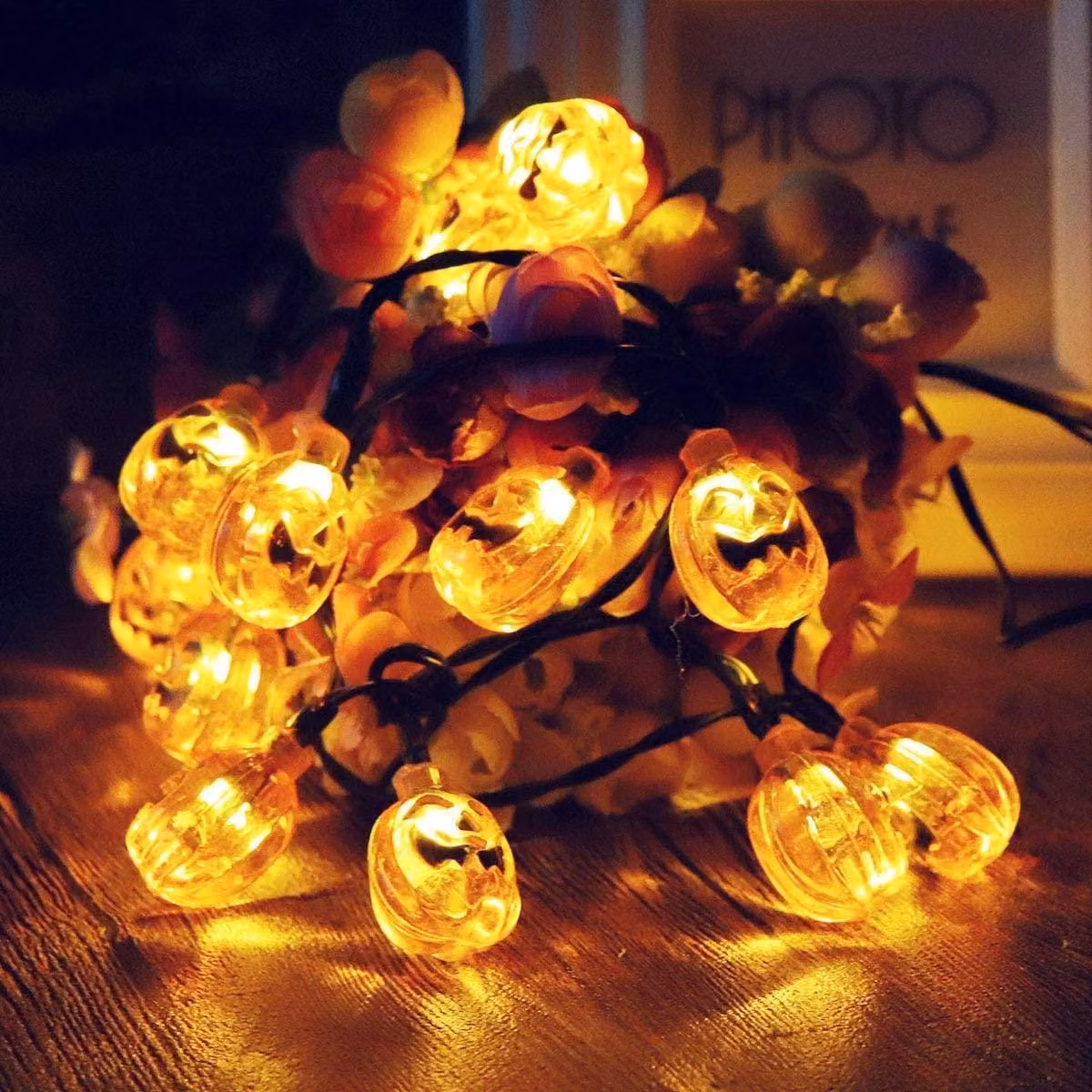 Catena luminosa a tema Halloween, con 20 lucine a forma di zucca, lunghezza 2 metri, colore arancione, alimentazione a batteria