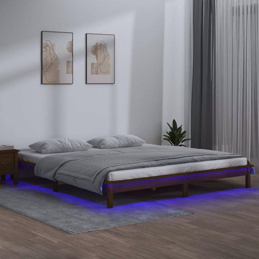 vidaXL Giroletto in Legno Massello di Pino con LED e Porte USB, Colore Marrone, 200x200 cm