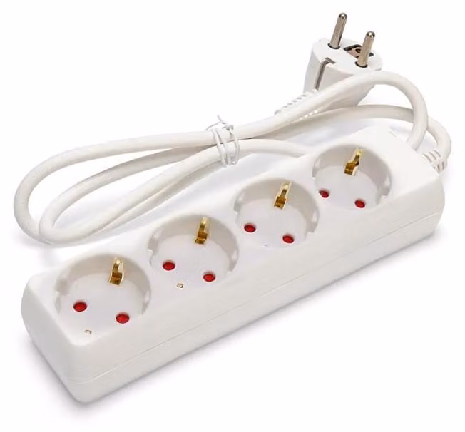 Ciabatta multipresa a 4 prese, senza interruttore, lunghezza 1,5 metri, cavo 3G, sezione 1,5 mm², colore bianco, ideale per l'installazione