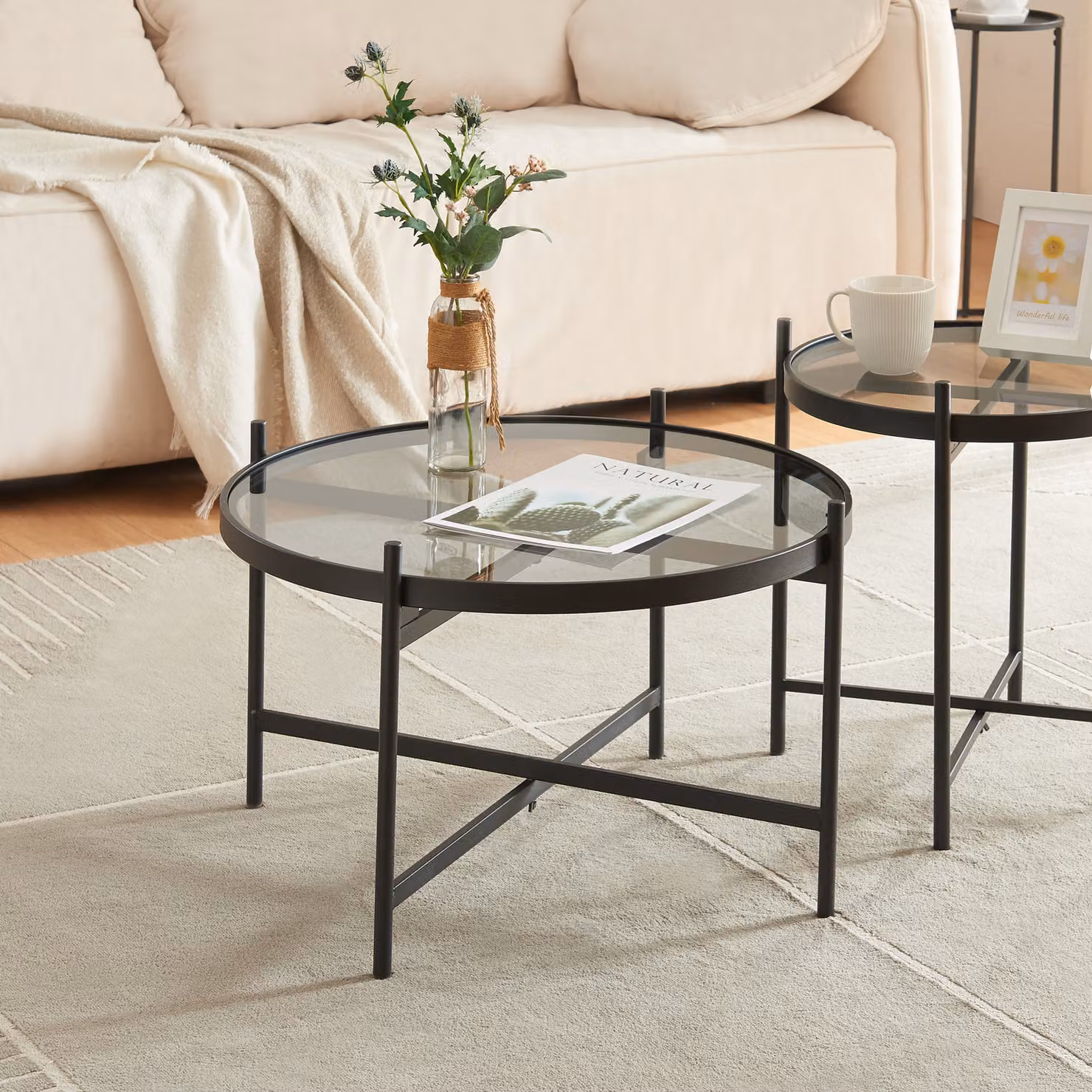 Tavolino 'Lier' struttura rotonda in metallo con piano in vetro Ø61 x 39,5 cm nero