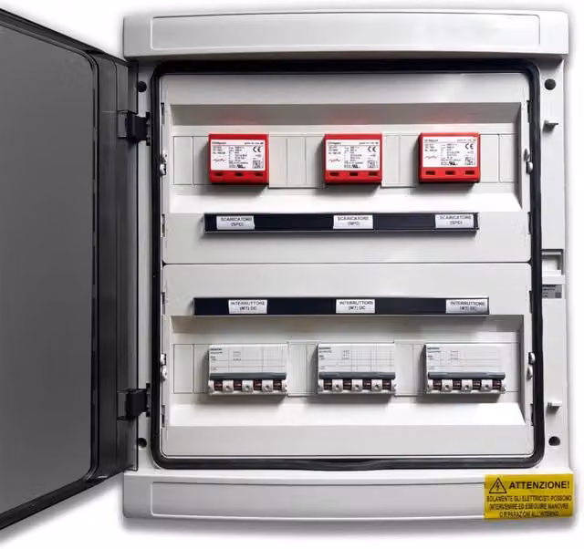 Quadro di Campo DC Siemens QDC3 con 3 Stringhe 3 MPPT 1000VDC 20A, Centralino IP65 da 12 Moduli con Interruttori Magnetotermici e Scaricatori DEHN – 1