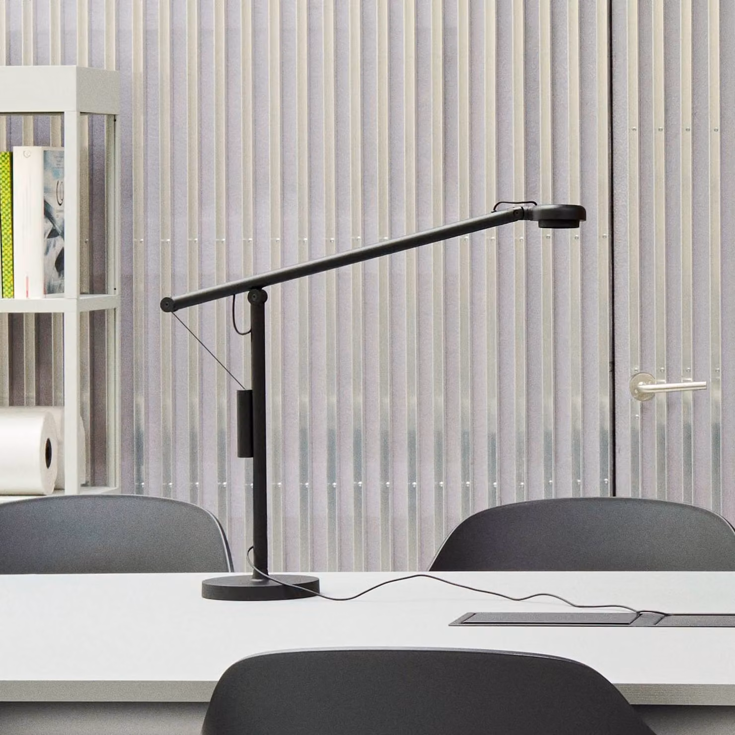 HAY Lampada da scrivania Fifty-Fifty, dimmerabile, Nero, Studio / Ufficio, Alluminio, Design, Lampada da tavolo LED