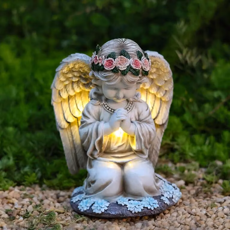 Lampada da giardino solare "Solar Gebetsengel", realizzata in resina, dimensioni 20,5x15,5x14 cm