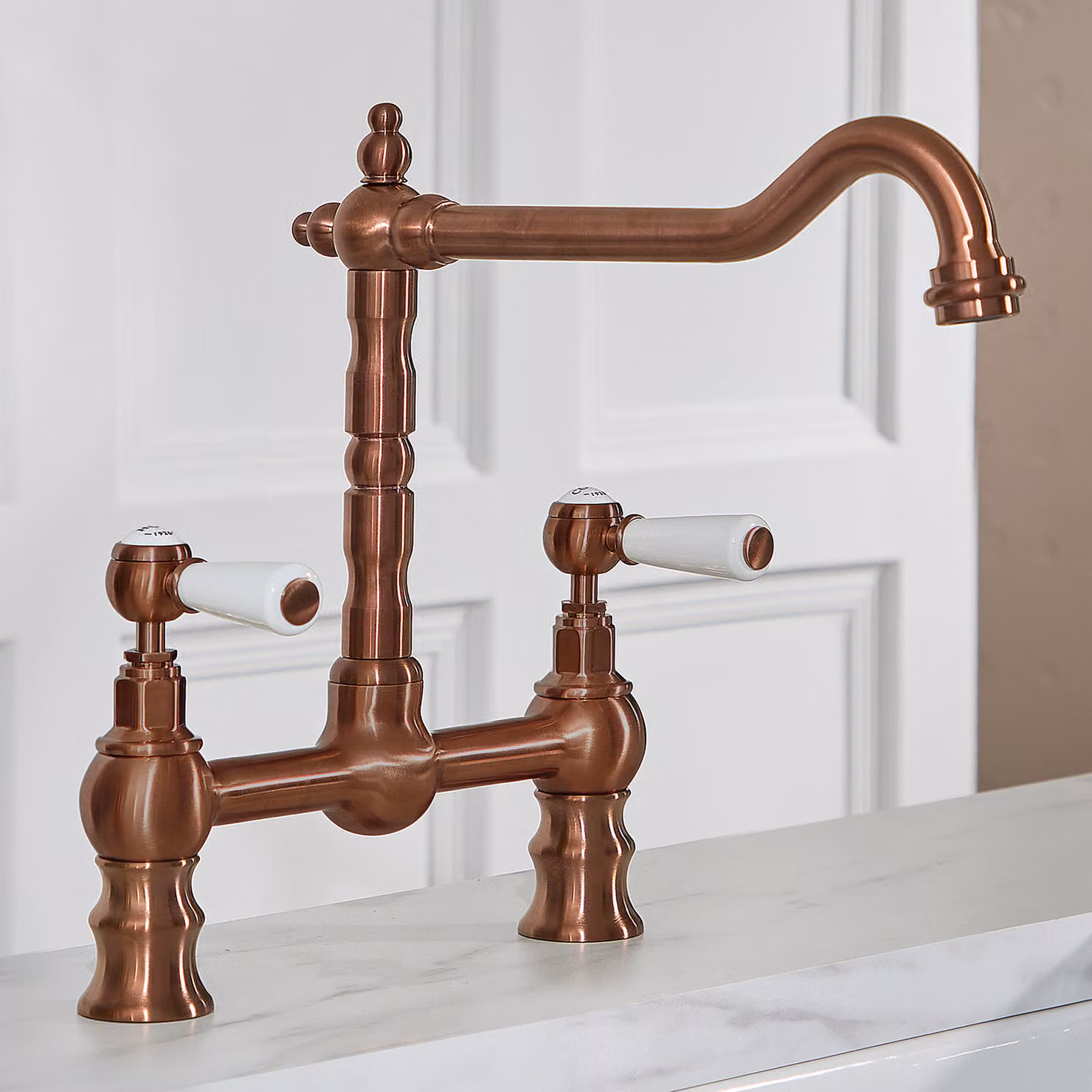 Hudson Reed Elizabeth - Miscelatore Classico da Cucina a Ponte - Cromato e Nero