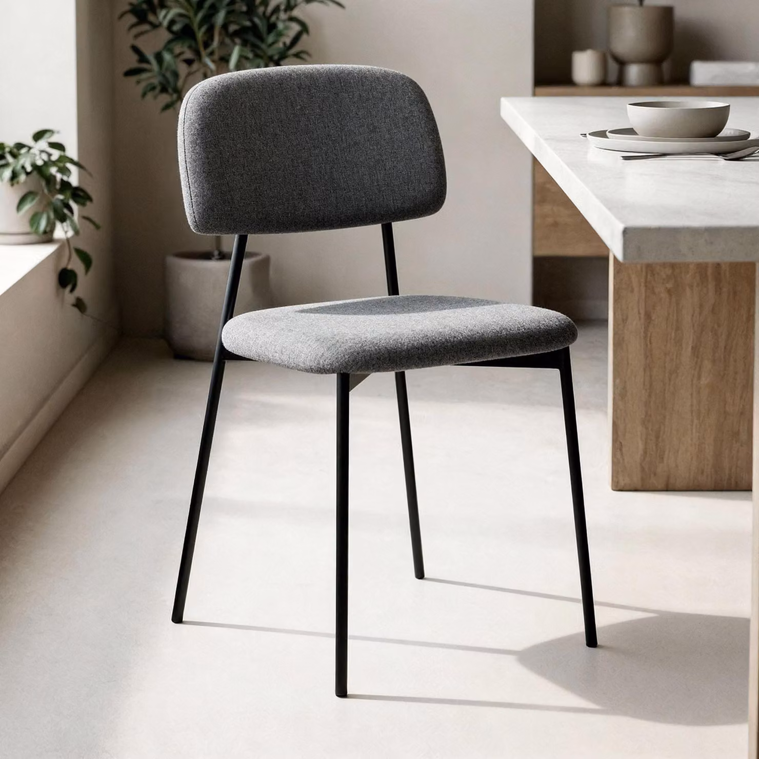 Sedia da sala da pranzo TOLEDO set di 4 sedie imbottite, grigio chiaro - sedie da cucina con schienale imbottito, robusta struttura in metallo, mobili da sala da pranzo moderni