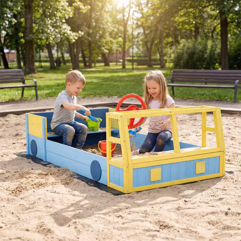 Sabbiera in legno Costway per bambini con panca orientabile e rivestimento a forma di autopompa, multicolore